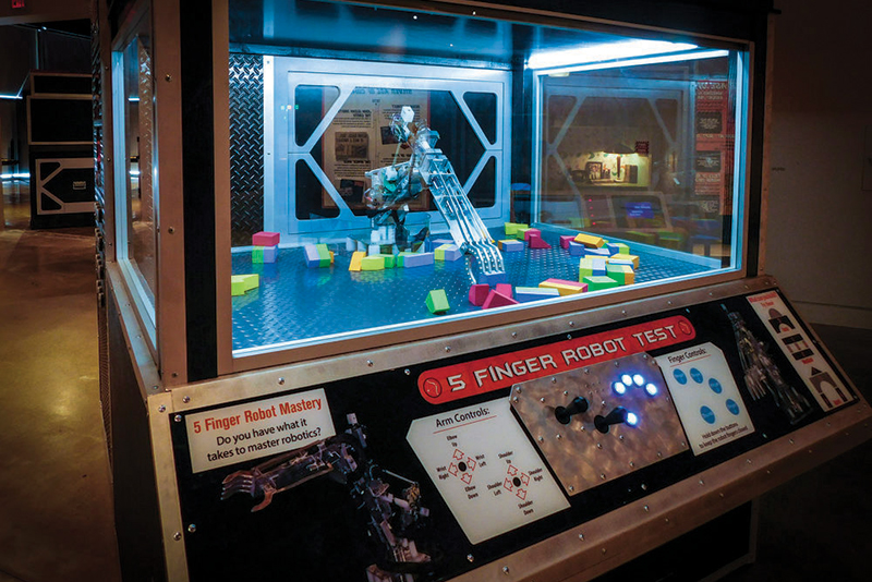 HallofHereoes_5FingerRobot_800px